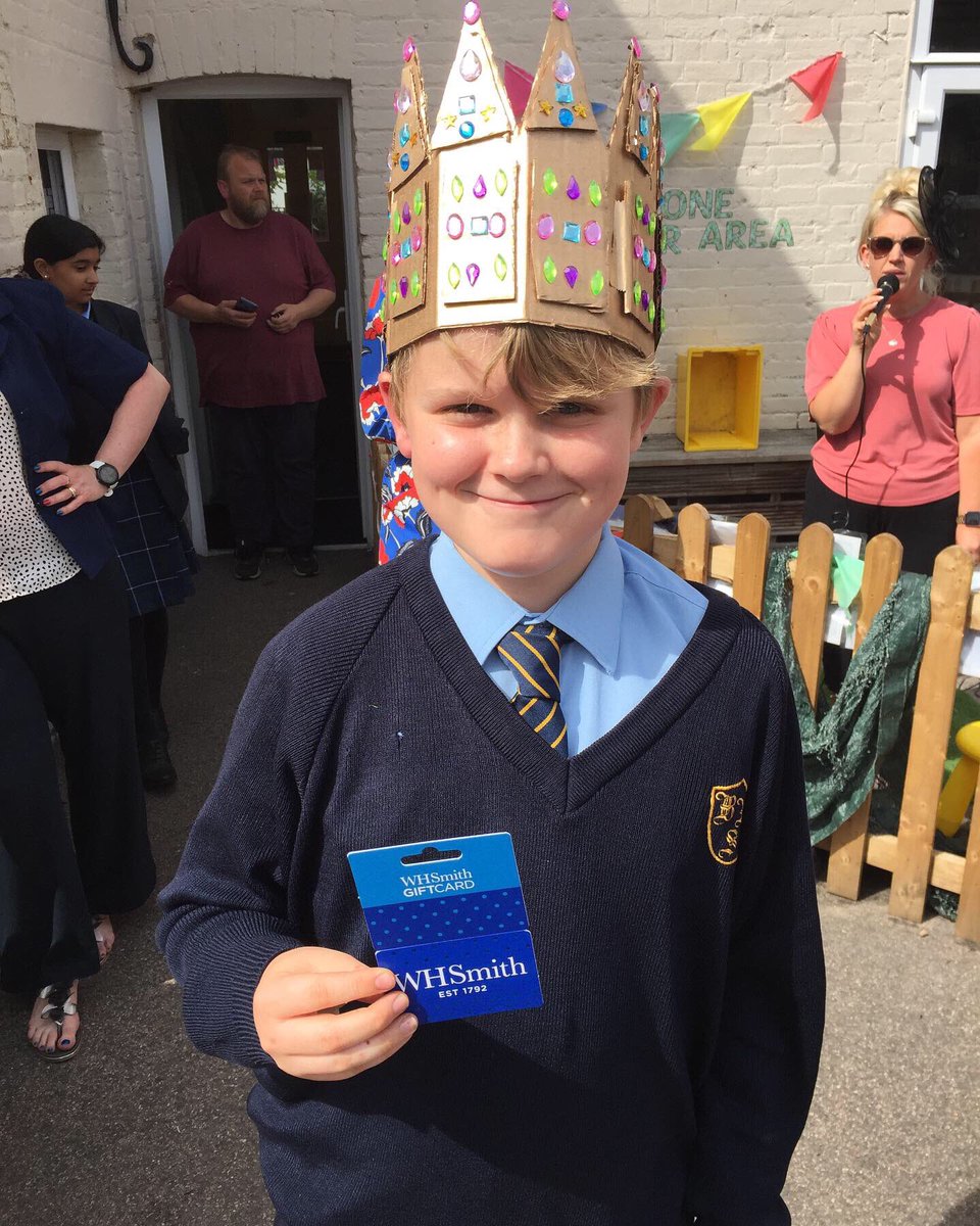 PrepBenedict's tweet photo. Jubilee Party Celebration in full swing @PrepBenedict Well done to these winners of the best crowns! #jubilee #jubileeparty #platinumjubilee #independentschool #bexleymums #chislehurstmums #sidcupmums https://t.co/2o1lRiS57Y