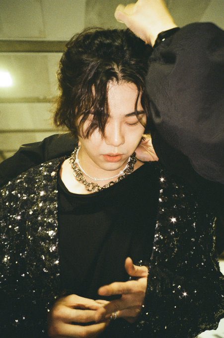 giriboy serving looks