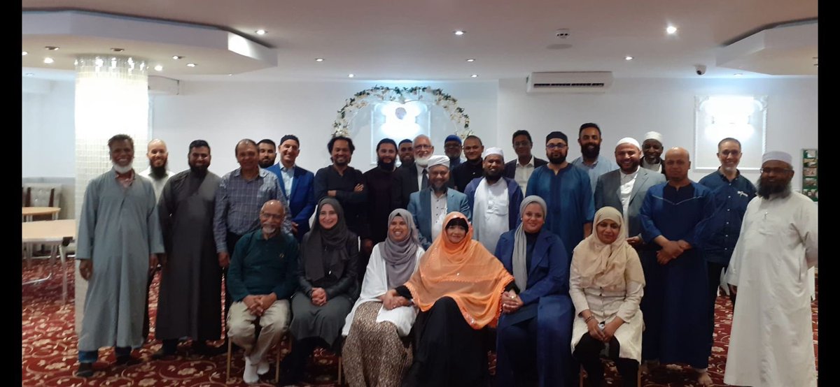 RumiMosque's tweet photo. North London Mosques United #Alhamdulillah. 

#NLCoM North London Council of Mosques came together for the 3rd time to further discuss about how to serve the #community in North London.  

Whiteman Road Mosque provided a wonderful food in their great community house.

#1BigFamily https://t.co/Yhs51X7sv2