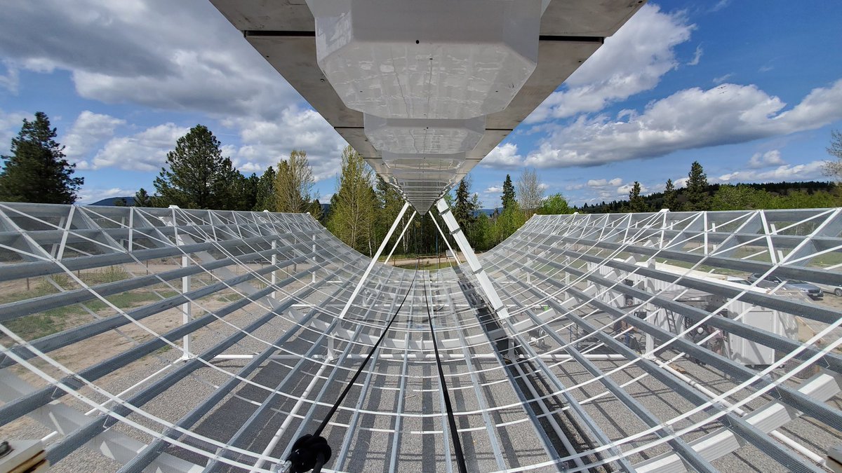 All the feeds have been installed at the Princeton #CHIMEtelescope Outrigger -- more great #frb #science is imminent 💥🌌📡📡
.
.
.
#telescopes #radiotelescopes #radioastronomy #astronomy #FRBs