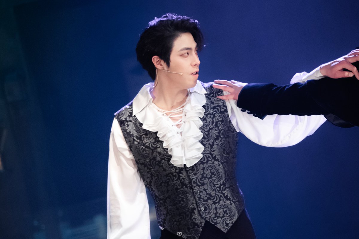 Grrr_terhyo's tweet image. ✒️220402 🎶더 테일 에이프릴 풀스🎶밤공✒️ 
-
조지 고든 바이런&amp;amp;루스벤 | #박정원 배우님