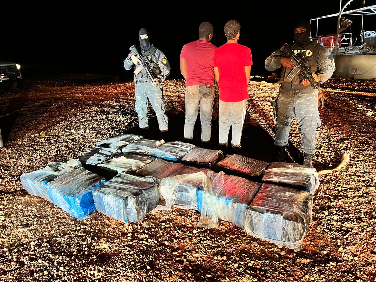 ElDia_do's tweet photo. #Nacionales | Autoridades incautan 430 paquetes de cocaína próximo a Isla Beata; apresan dos
https://t.co/sUgJwEh84R #DNCD #drogas #cocaina #IslaBeata #PeriódicoElDía https://t.co/F7Ki8KpnOC