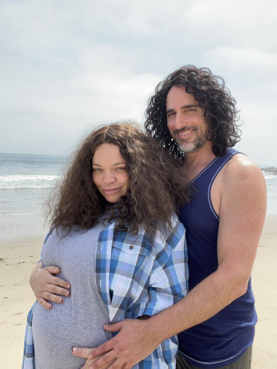 trishapaytas's tweet photo. Sayid + Hurley: a love story ❤️ https://t.co/KC8eRDjOEy