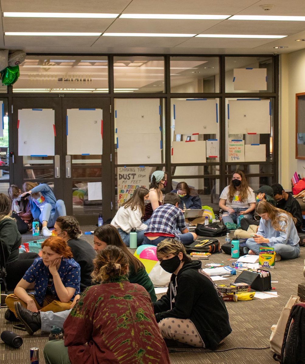 SPUisGay's tweet photo. Seattle Pacific University students are currently on day 3 of a sit-in protesting a decision to uphold homophobic policies on our campus. We have support from faculty, staff and alum who also want change.
RT TO SPREAD AWARENESS and pressure our university to address our demands https://t.co/wHgE40iAeO