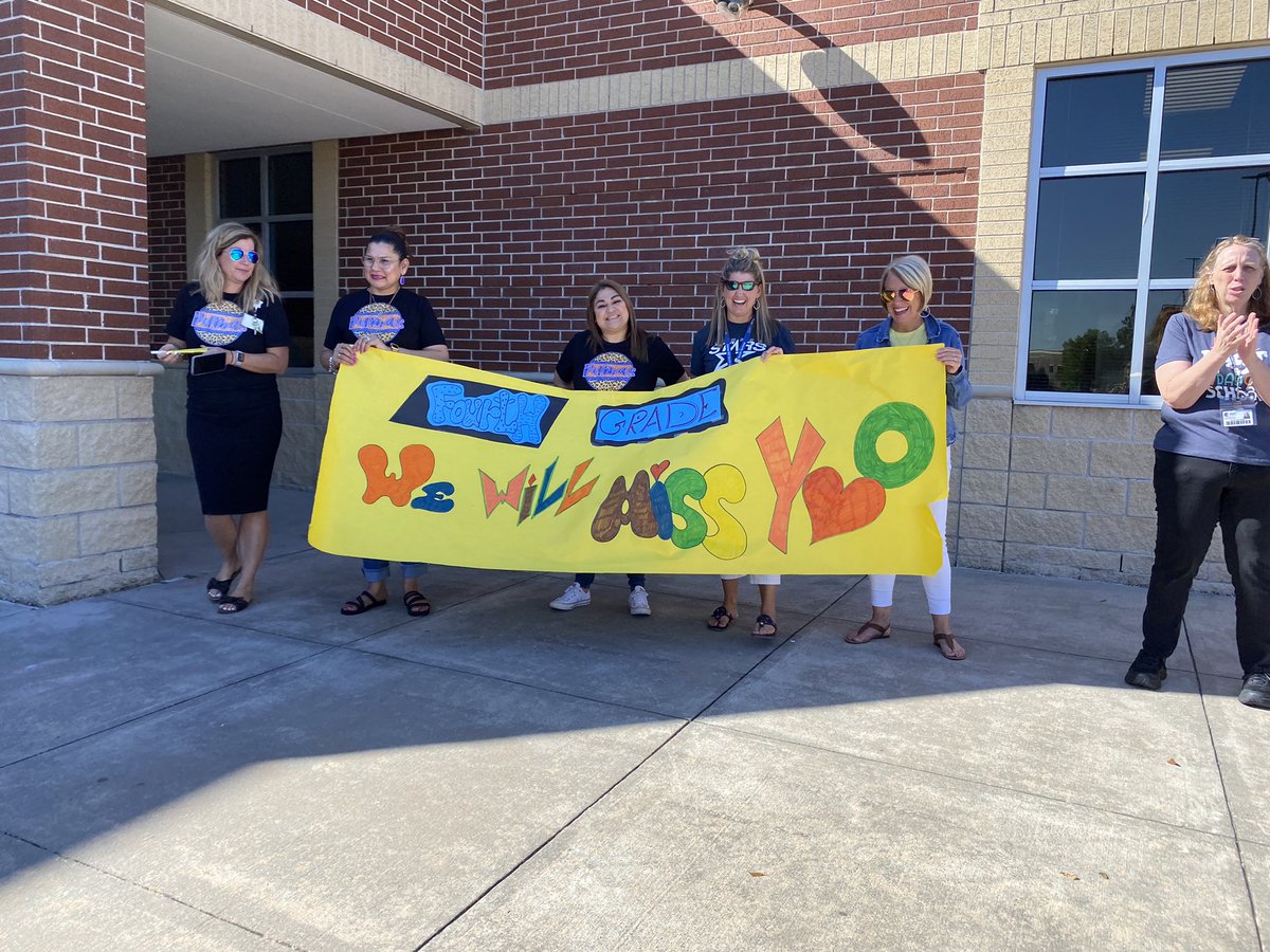 Fourth Grade Spash into Summer Parade.