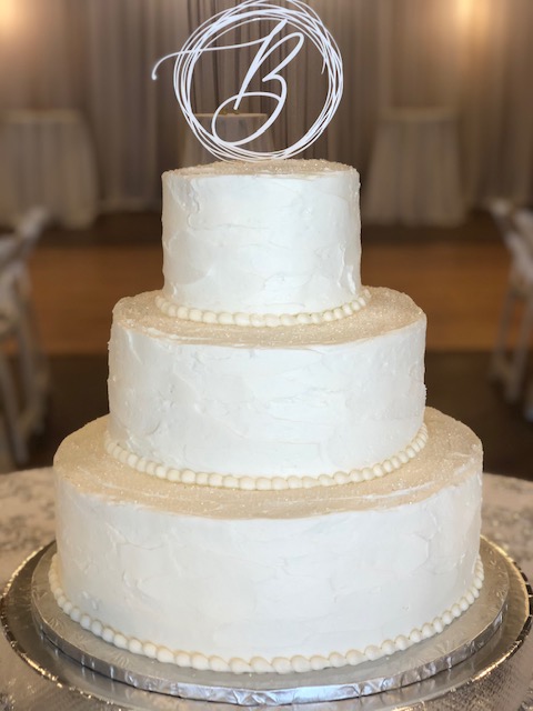 We are in love this this classic and elegant #weddingcake! bit.ly/2NLSU54

#TastyPastryBakery #TallahasseeWedding