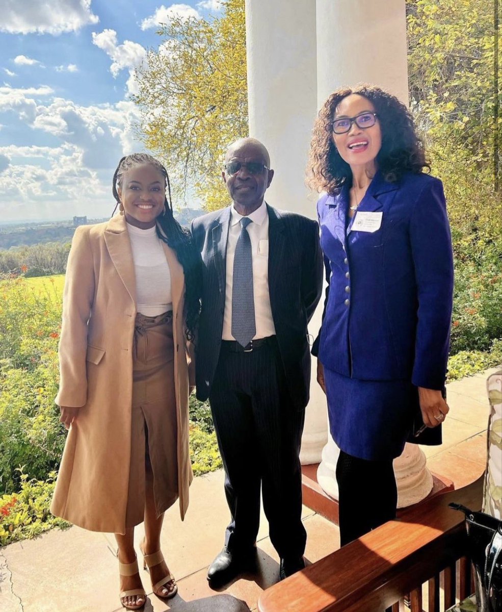 I had the privilege to pay gratitude to Chantyl Mulder the “Mother of Thuthuka” and all that she has done for the accounting profession. The event was hosted by a founder of the AWCA, Sindi Mabaso-Koyana, and blessed with words of wisdom from the  KPMG Chairman, Wiseman Nkuhlu.