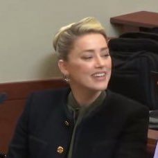 GellertDepp's tweet photo. “I’m not sat in this court room laughing, smiling”

Amber Heard has absolutely no fucking awareness and it’s actually sad. She needs fucking help. #DeppHeardTrial #JusticeForJohnnyDepp #AmberHeardlsALiar https://t.co/eE2jbRqbnL