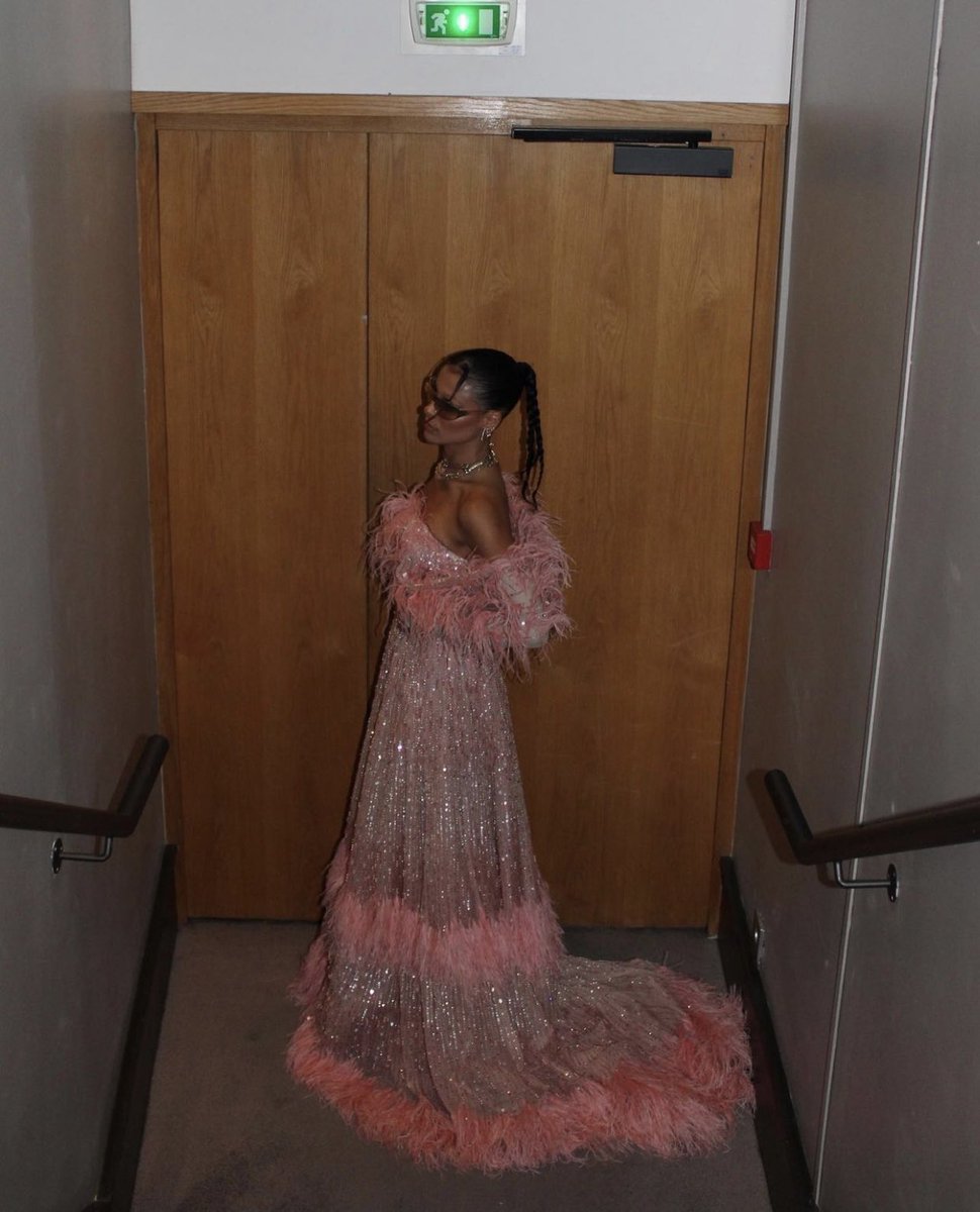 waadaloqaili's tweet image. Gorgeous @samimiro is draped in a #Skyttencouture FW2022 Èlan Vital Couture gown.