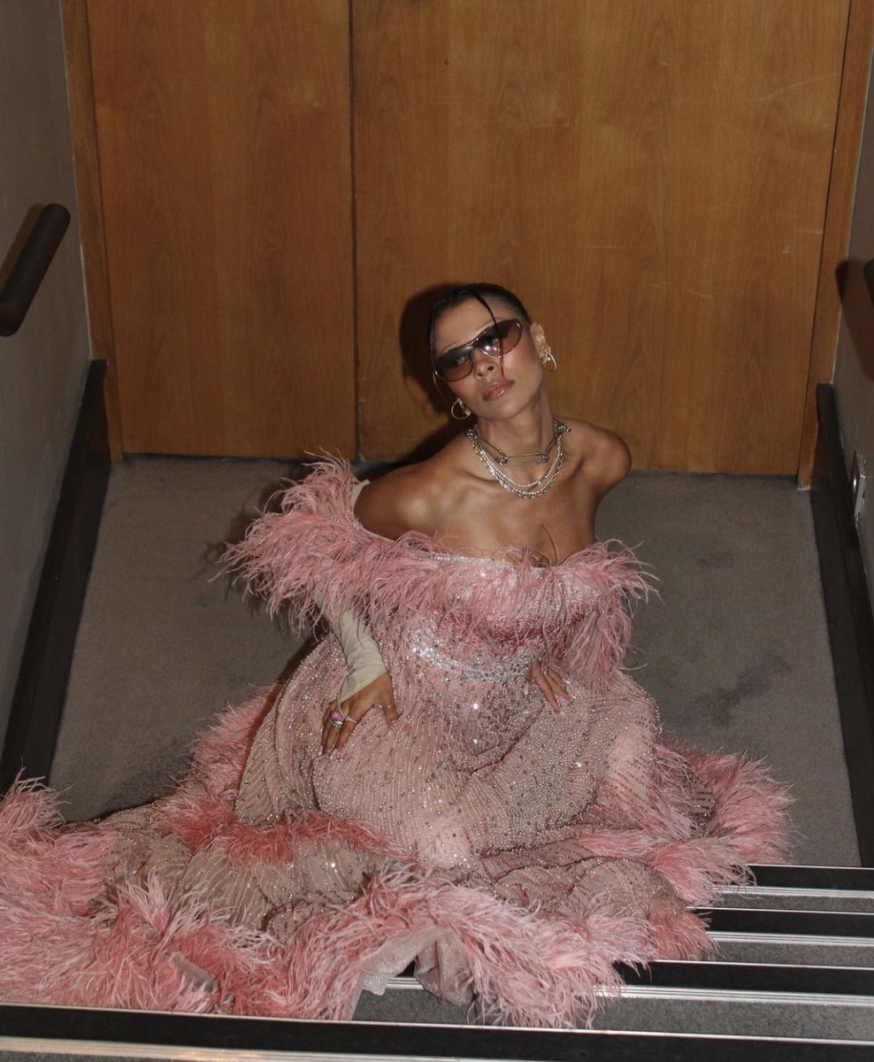 waadaloqaili's tweet image. Gorgeous @samimiro is draped in a #Skyttencouture FW2022 Èlan Vital Couture gown.