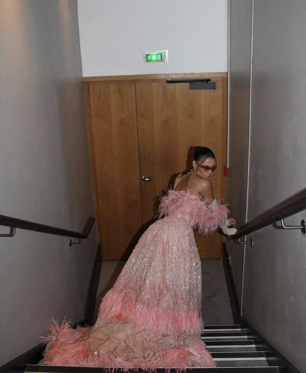 waadaloqaili's tweet image. Gorgeous @samimiro is draped in a #Skyttencouture FW2022 Èlan Vital Couture gown.