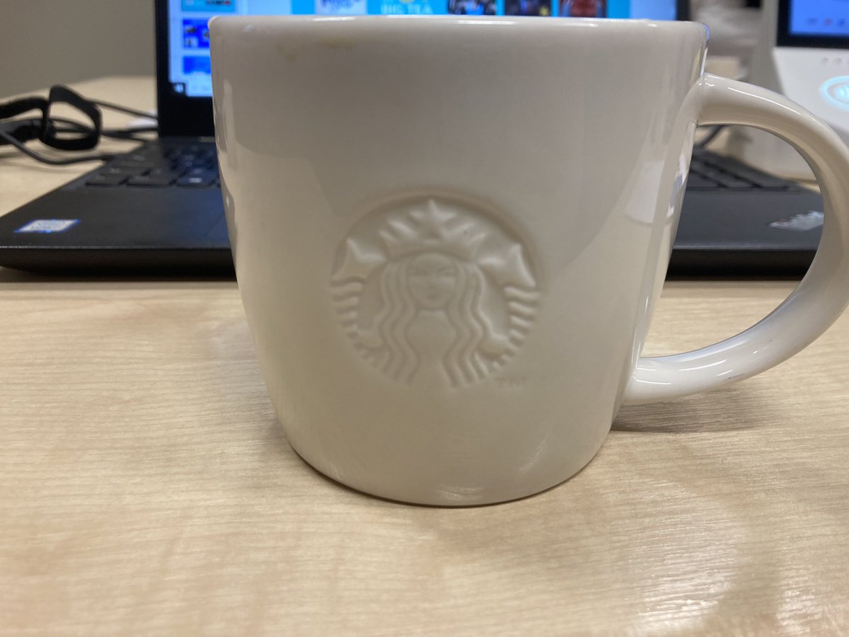 There’s only one way to start a meeting with <a href="/StarbucksUK/">Starbucks UK</a> HQ! Nothing beats an in person brain storm! Super excited for what’s to come 💙