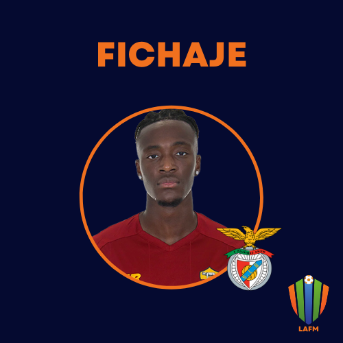 LAFMOficial's tweet photo. 2. Abraham al Benfica

Con ingreso fresco por la venta de Everton, Benfica fue a buscar con todo al delantero inglés. 32M fue lo que pagaron las águilas para cerrar el fichaje del delantero de la Roma. https://t.co/ATrEu2Lrfd