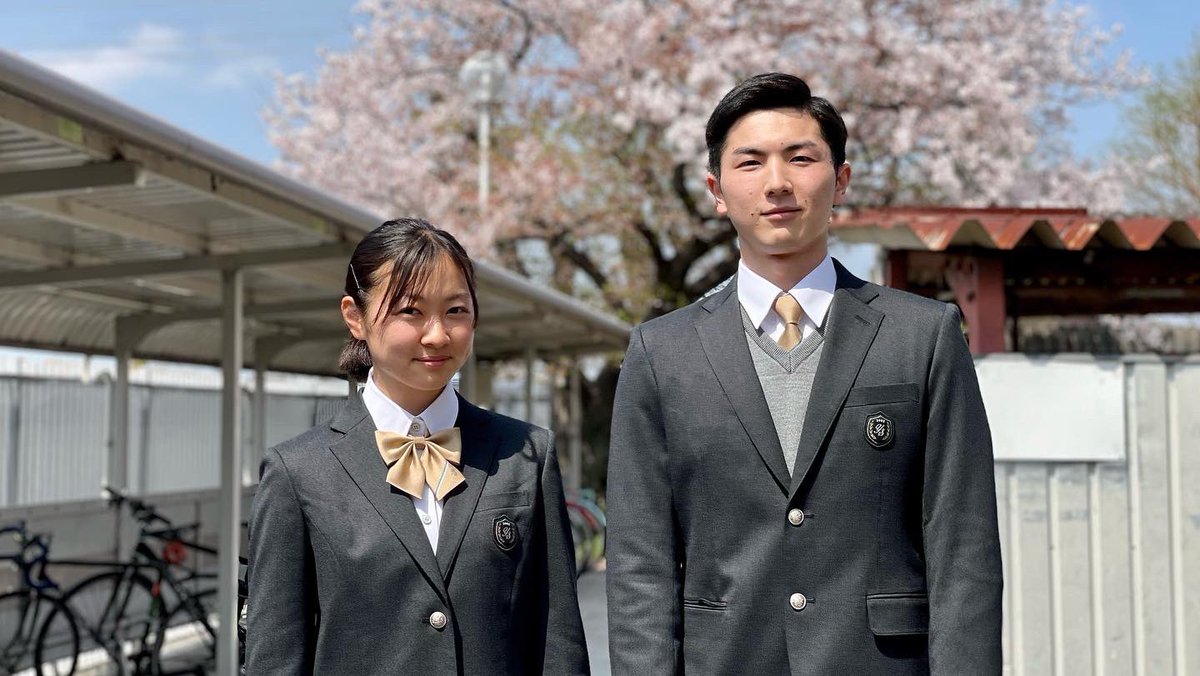 八尾翠翔の制服 2023年度より八尾翠翔高校の制服が新しくなります！ デザイン性だけで