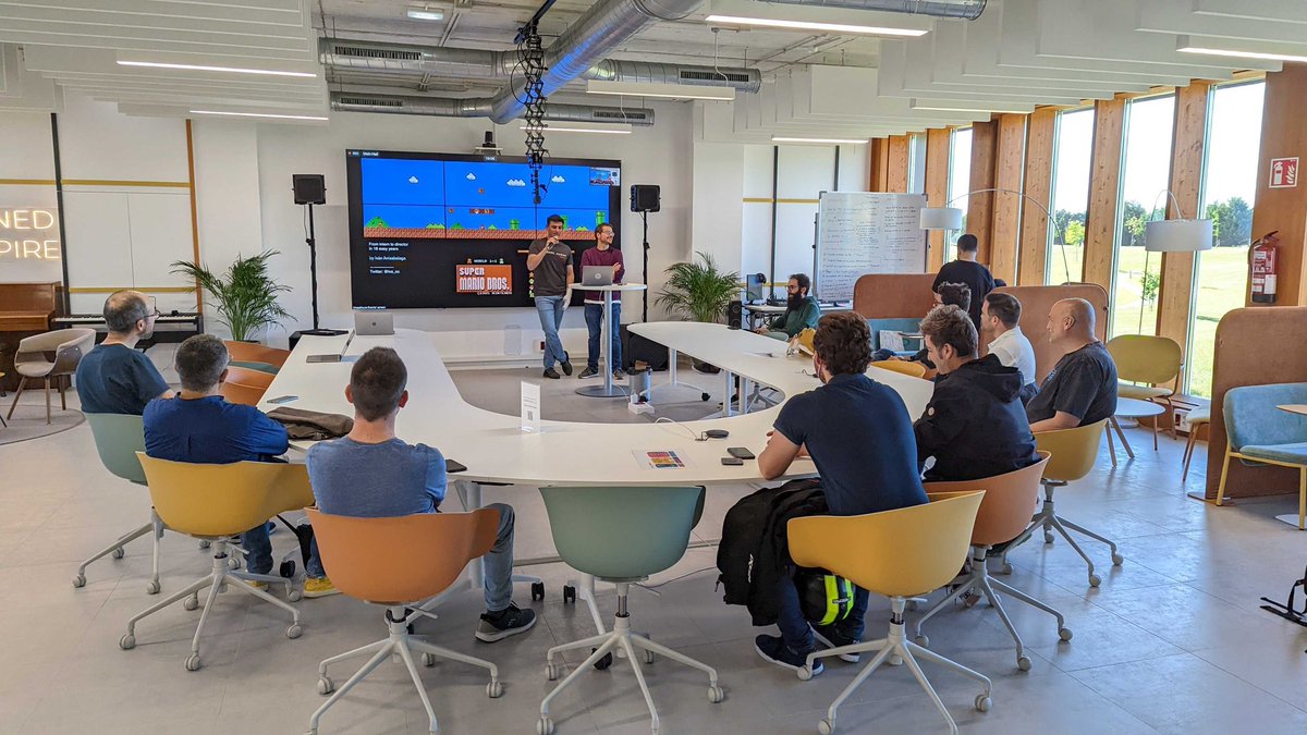 Thanks <a href="/AsturiasHacking/">AsturiasHacking</a> for letting me introduce @ivo_es in the <a href="/EmpathyCo_/">Empathy.co</a> headquarters! Great talk! Honest talk about their professional career experience!💯💯🙌🙌