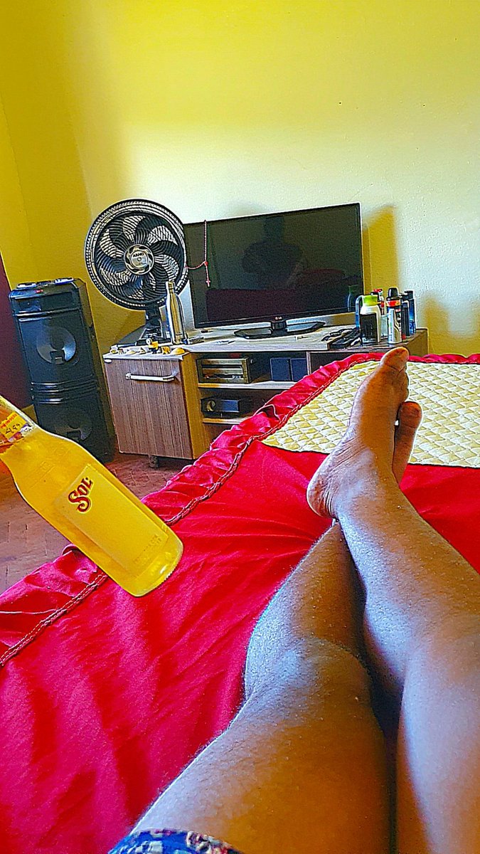 IAGOISIDORO2i's tweet photo. 😁 só pra relaxar 🍻 https://t.co/GFwIprfI2u