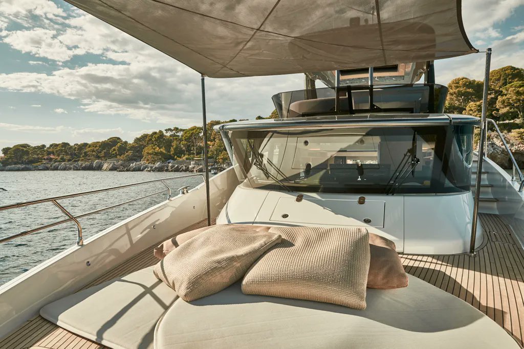 An invitation to relax aboard the X70 … 

#X70 #prestigeyachts #prestige #paolalenti #yachts #yacht #yachtlife #yachting #cushions #paolalenti #farnientemood #sea #ocean #farniente #madeinitaly #outdoor
