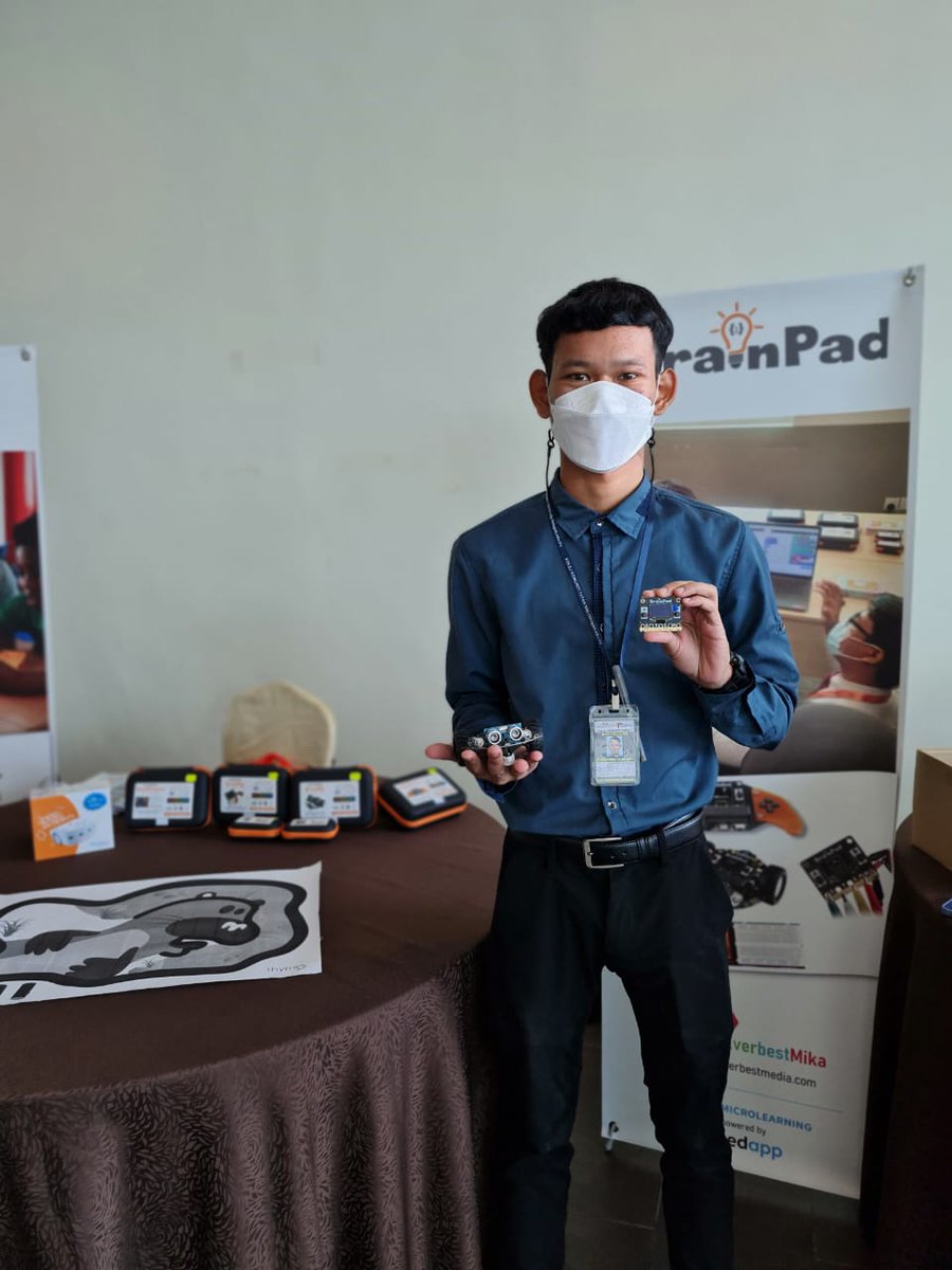 EverbestMedia's tweet photo. One of the students in the #STEM workshop happy to use #brainpad to create projects..
Find out more about Brainpad at https://t.co/YiQQ8upq7O
@brainpadboard @KemPendidikan @MOHEOfficial https://t.co/EkA7ZRlSoo