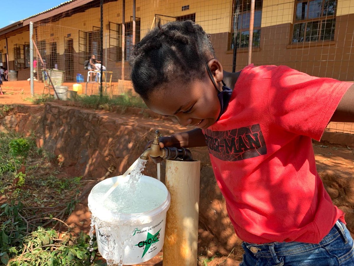 kusiniwater's tweet image. Our mission to make safe drinkable water accessible to 5 million people in 5 years is fuelled by the partnerships we’ve built with brands, organisations and public schools over the last 4 years 💙

(THREAD) #KusiniWater 

kusiniwater.co.za/talk-to-us