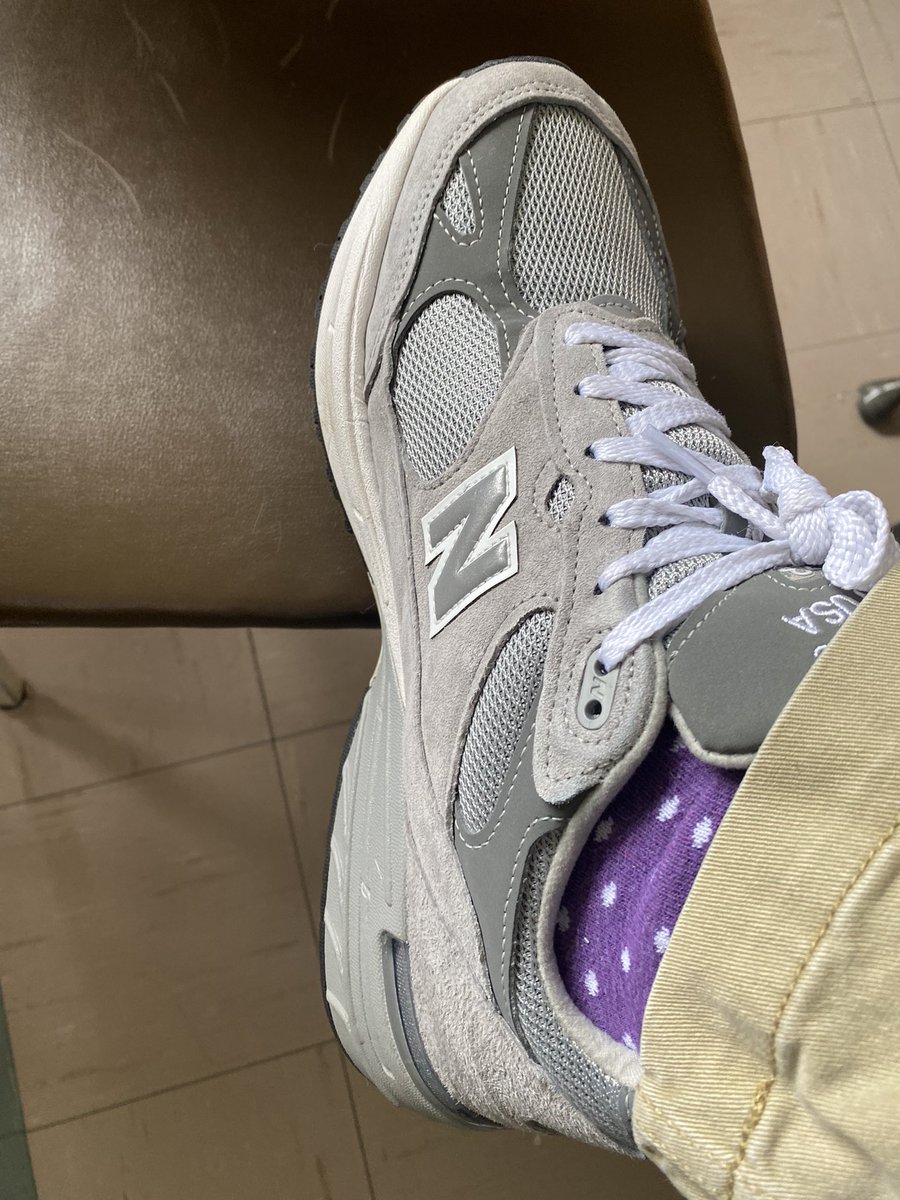 operation180's tweet photo. Killing it: When the sneakerheads at school and my dad like my new shoes. https://t.co/fRedWAFb6w
