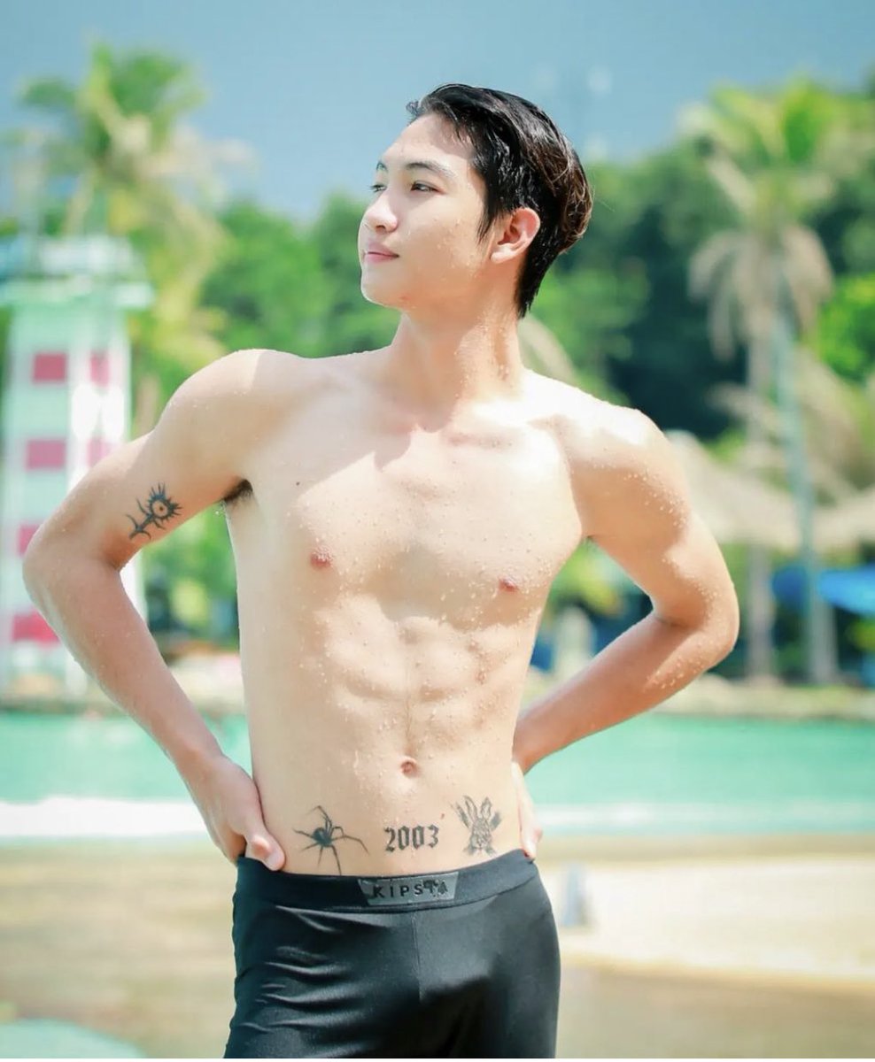 ok_story_'s tweet photo. มีดีก็ต้องโชว์ https://t.co/mQih6HWFHq