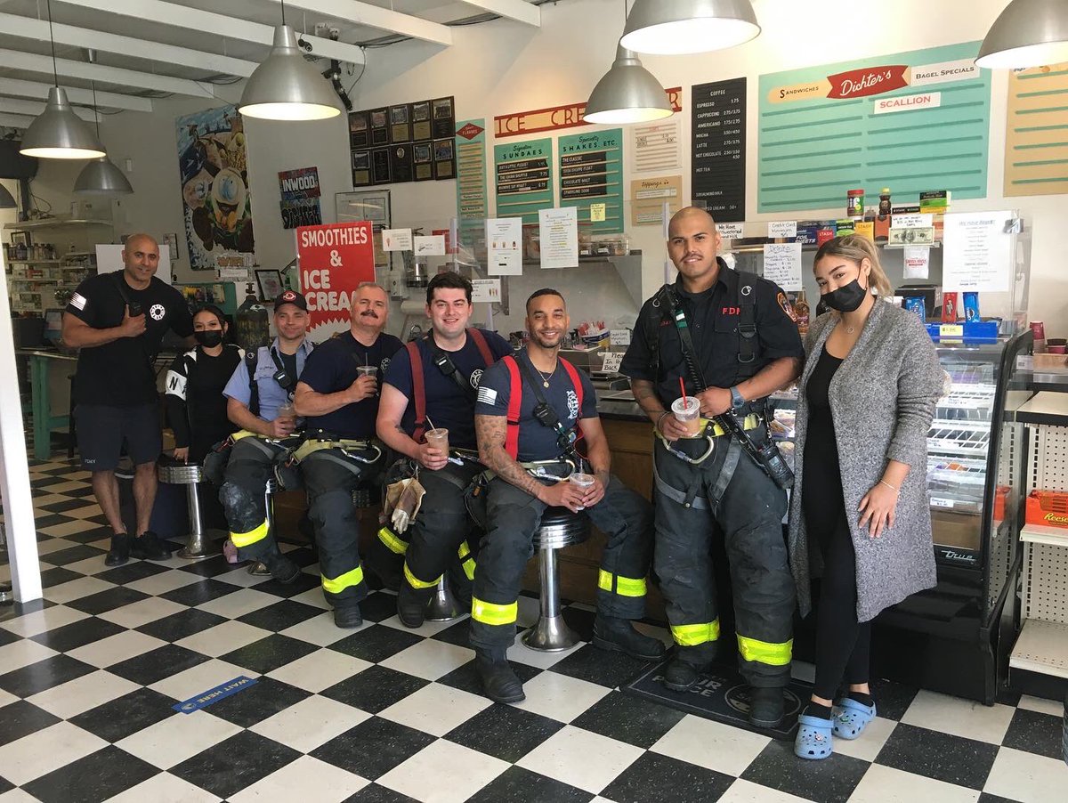 MANNYRX's tweet photo. NYC’s BRAVEST with some Fire Fighters!! 😉🔥🔥💪🏽💪🏽 #nycbravest #firefighter #icecream #dichterpharmacy&amp;sodashoppe https://t.co/1yGadw58il