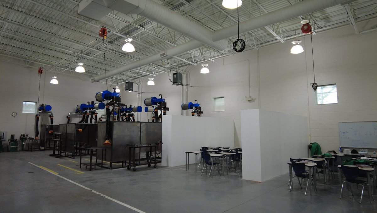 MooreTechMem's tweet image. @SCS_CCTE Welding students at Manassas High will participate in a Summer Welding Camp. Students will be given the opportunity to earn a dual enrollment credit and an AWS certification through a partnership with @SCSK12Unified &amp;amp; @MooreTechMem.
 #WBLinTN #ReadyGrad#welding #welders