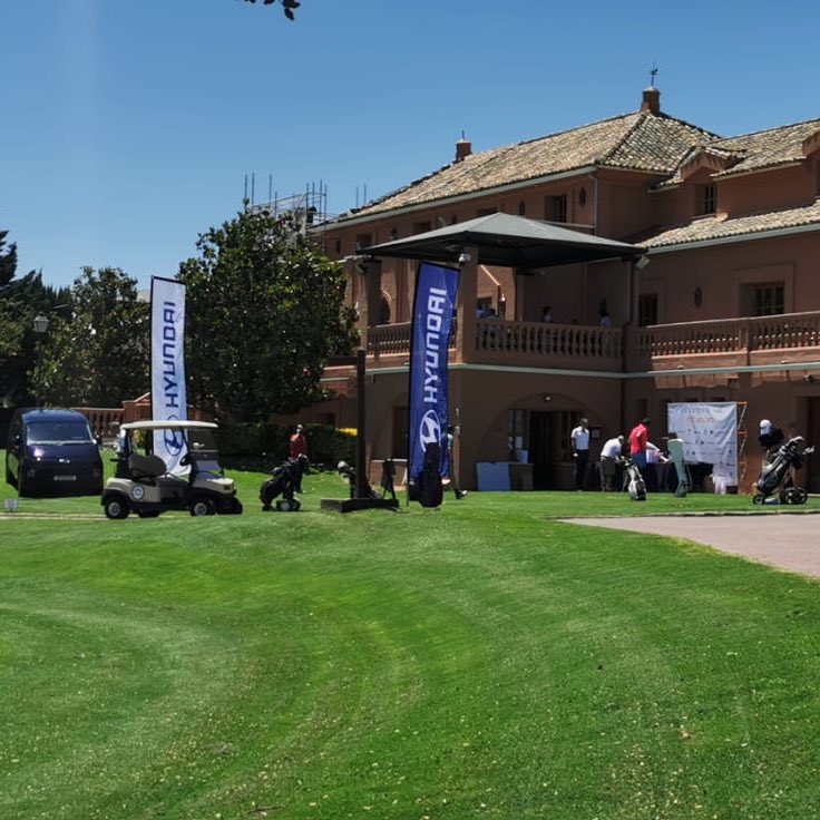 influyentes_es's tweet photo. VII #Torneo de #golf Influencers. En @Golf_LaDehesa. Patrocinan: #CostaDelSol, @HyundaiEsp, @hbrigantina, #Mercaval y @elcorteingles. https://t.co/CdTR81xKXJ