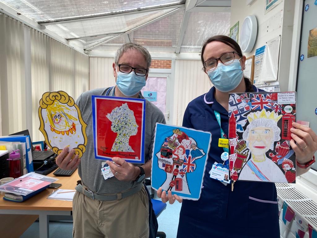 Delivery of Platinum Jubilee materials from our friends ⁦<a href="/Kissingitbetter/">Mahlangu</a>⁩ and the school kids they support. Thank you from ⁦<a href="/NursesAdmiral/">AdmiralNurses@SWFT</a>⁩ ⁦<a href="/nhsswft/">@nhsswft</a>⁩ ⁦<a href="/WyeValleyNHS/">Wye Valley NHS Trust</a>⁩ ⁦<a href="/GEHNHSnews/">George Eliot Hospital NHS Trust</a>⁩ ⁦<a href="/DementiaUK/">Dementia UK</a>⁩ ⁦<a href="/Corporatenurses/">@SWFTSeniorNurses</a>⁩