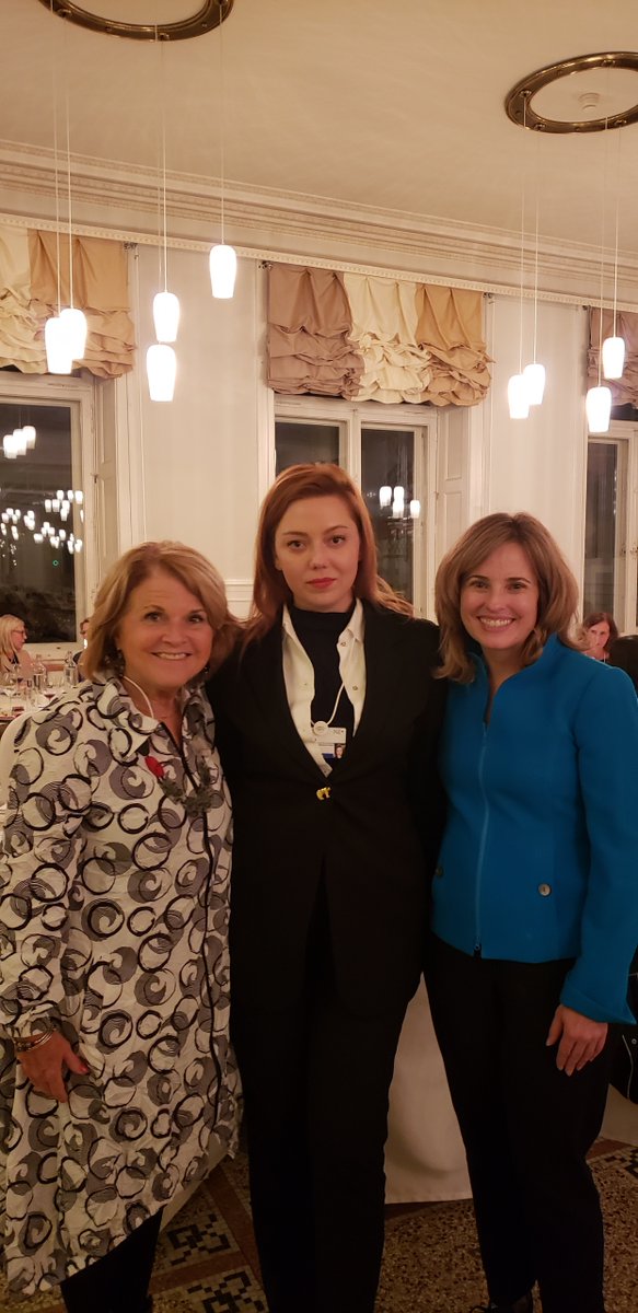 beckyfrankly's tweet photo. When we courageously work together with open minds, open hearts and open borders, we unleash the human potential to change the world. To me, that was #DAVOS22 https://t.co/G5dJO23p8d