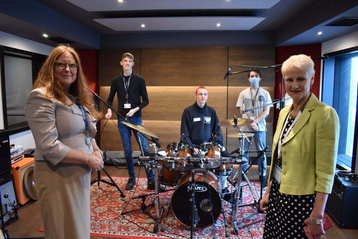 It was our pleasure to host Further Education Commissioner @ShelaghLegrave on Wednesday, and to let her experience our college, as well as see how it has benefitted from becoming part of the <a href="/EKC__Group/">East Kent Colleges Group</a>. 
#furthereducation #fe #college #ashfordcollege #ashford #kent #ekc