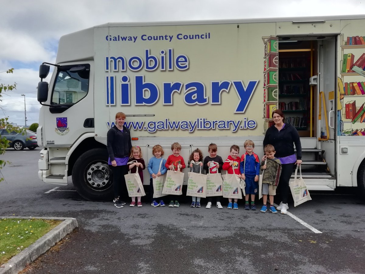 LibrariesGalway's tweet photo. The library-mobile strikes again!
This time they visited the Little Stars Creche, Moycullen. The children starting school in Sept. collected their #Littlelibrarybags. @GalwayCoCo @LibrariesIre @GalwayCoPPN @dcediy
#FirstFive #LittleLibrary #RightToRead #SpringIntoStorytime https://t.co/RdJBkGoIn7