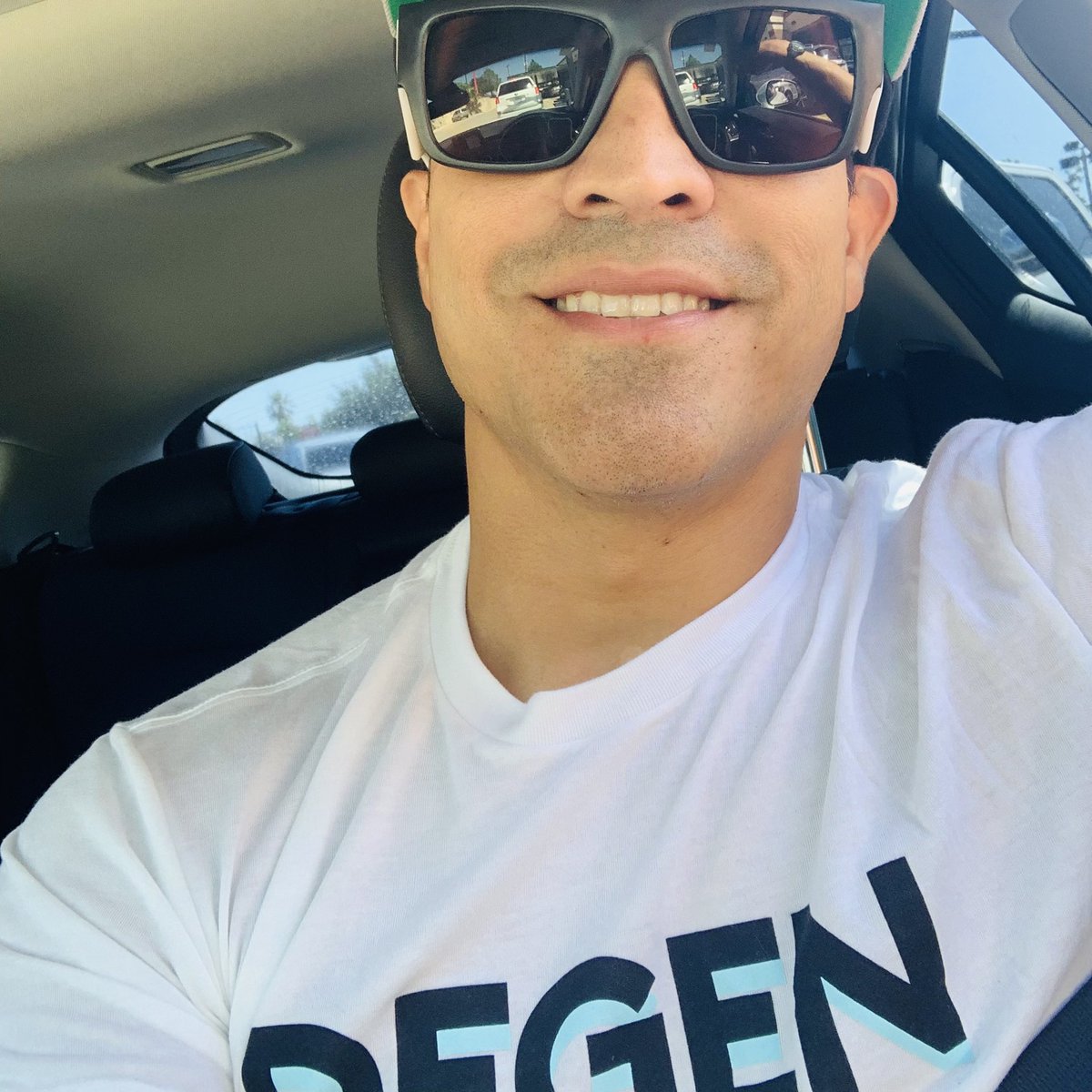 TaeKwonKrypto's tweet photo. Bear market, blah blah.  @Hightop_HQ still had the best shirts and @arcade_xyz the best sunglasses at #Permissionless2022 https://t.co/d50ftsZtVk