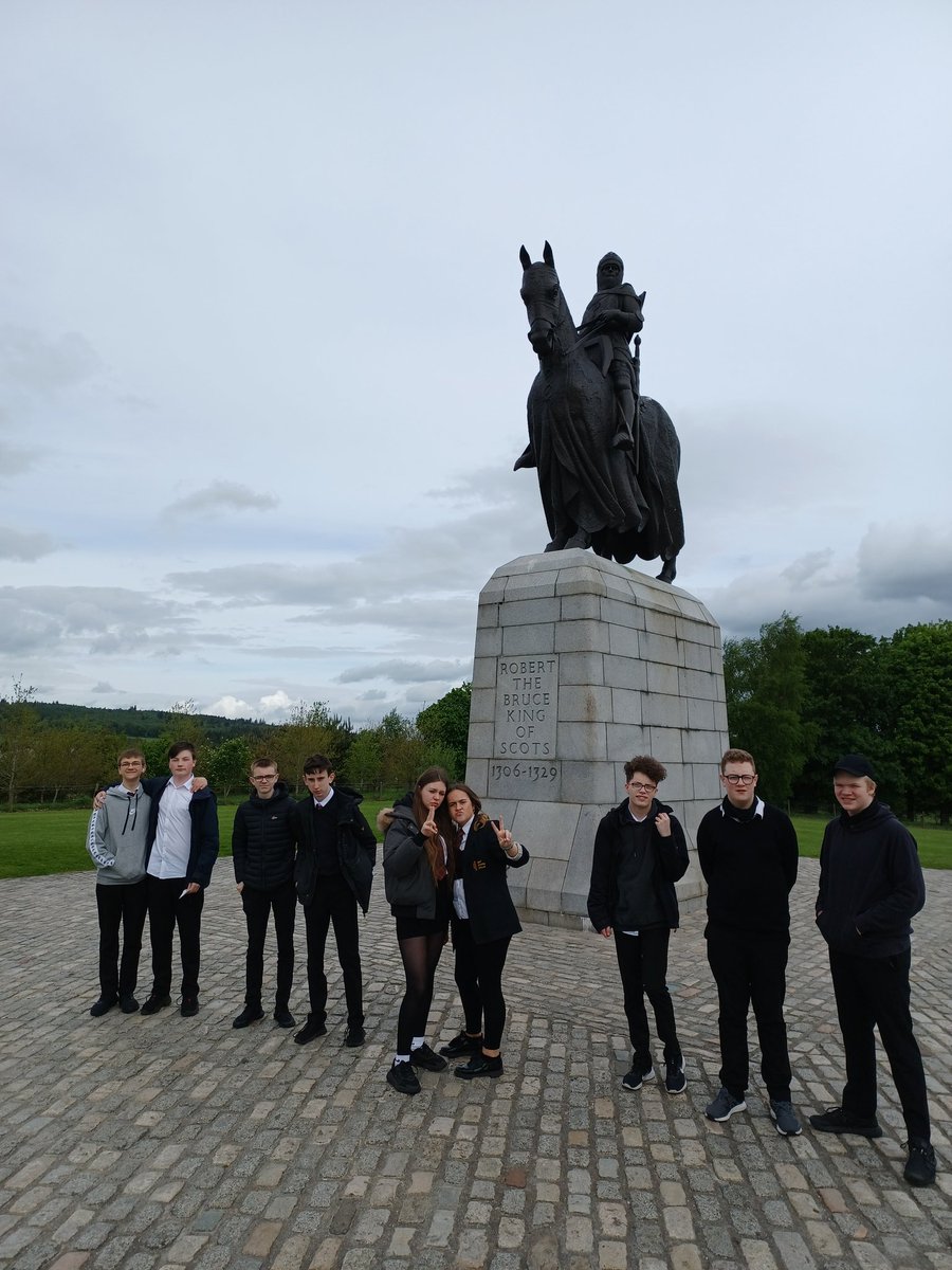 MaccoinnichMgr's tweet photo. Bha là air leth aig an clas Sgrùdaidhean Albannach ÀS3 @SGGArdsgoil @soisealta ann an Sruighlea an t-seachdain sa chaidh. Mòran taing gu sonraichte dha Rois aig @stirlingcastle @HistEnvScot agus Ms. Clennell airson a' tighinn còmhla ruinn #ScottishStudies #Stirling #Bannockburn https://t.co/cEk4dzpKlt