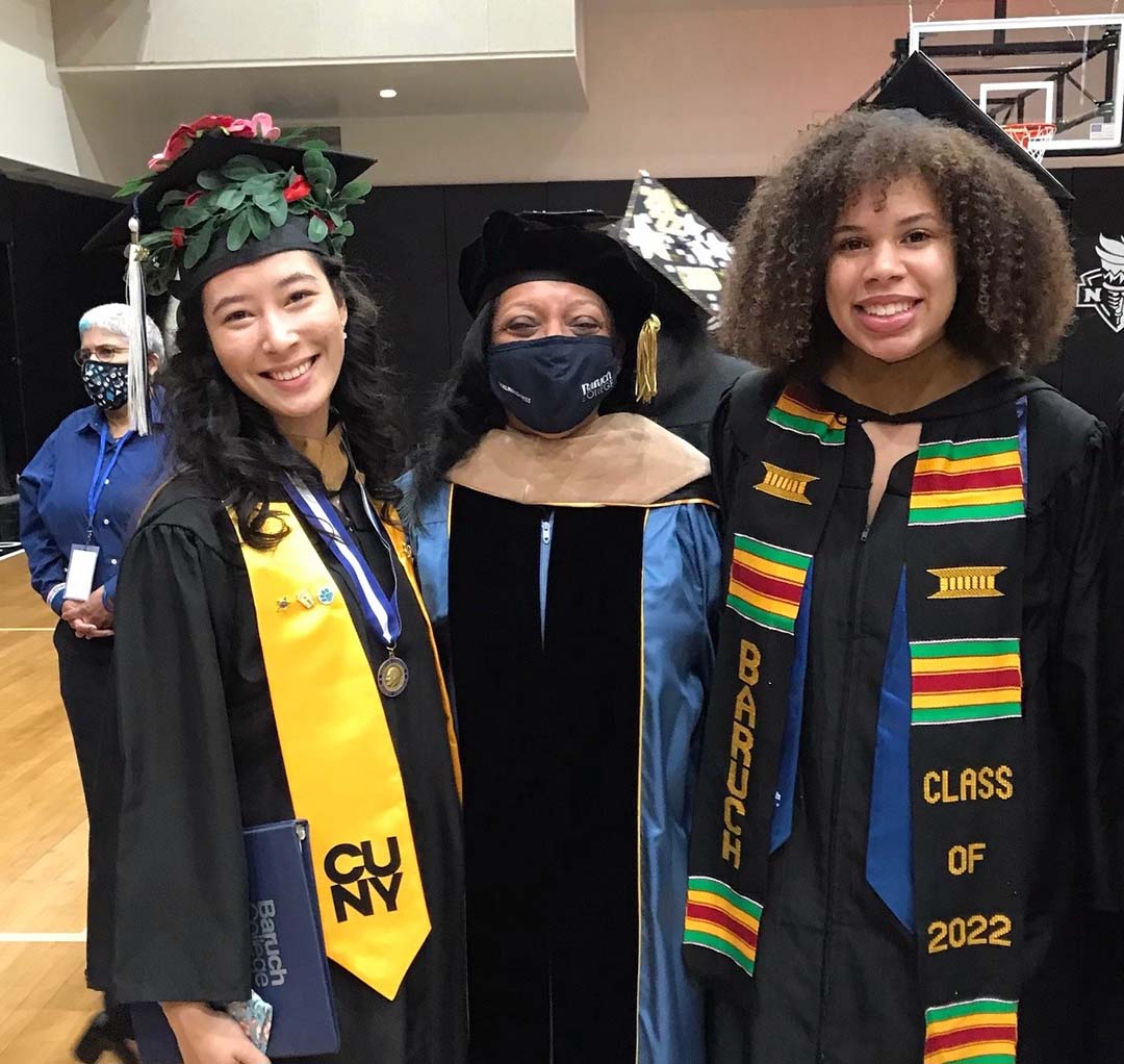 Baruch Zicklin (@baruch_zicklin) on Twitter photo 🎉Congrats to our amazing #Valedictorian and #Salutatorian! <a href="/Baruch_Zicklin/">Baruch Zicklin</a>'s Ashley Mei Bo Torrenti and Briana Staten! 🎓👏
#Baruch2022 #ZicklinPride #ZicklinBusiness #BaruchPride #BeBaruch #BaruchGrad #ClassOf2022 #Commencement2022 #NYC #BBA 🎉Congrats to our amazing #Valedictorian and #Salutatorian! <a href="/Baruch_Zicklin/">Baruch Zicklin</a>'s Ashley Mei Bo Torrenti and Briana Staten! 🎓👏
#Baruch2022 #ZicklinPride #ZicklinBusiness #BaruchPride #BeBaruch #BaruchGrad #ClassOf2022 #Commencement2022 #NYC #BBA