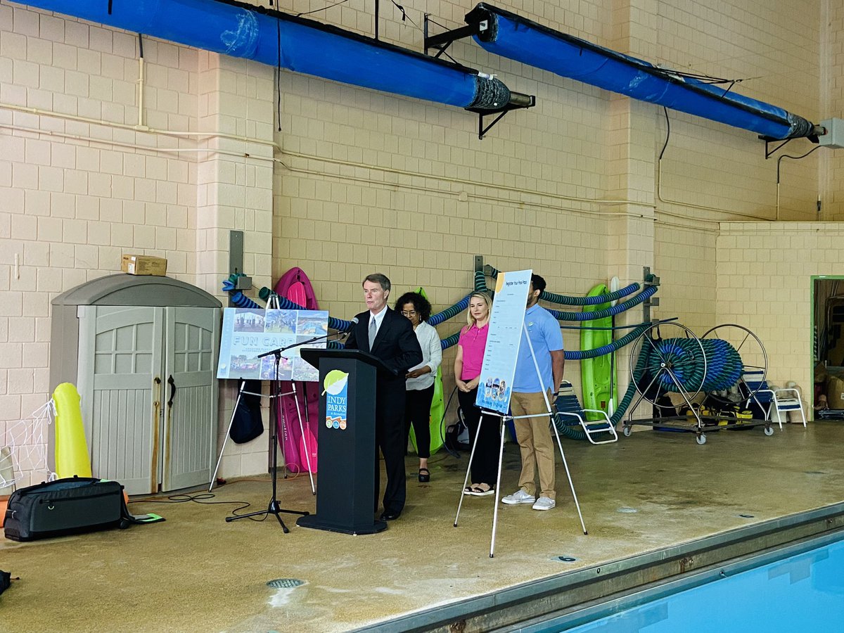 IndyParksandRec's tweet photo. Today @IndyMayorJoe joined by Director Boyd, @CristaCarlino, and Jordan Elder, Indy Parks Senior Manager of Aquatics announced Indy Parks FREE pool memberships and the first wave of pool openings for the summer season! ☀️ Learn more: https://t.co/LPSrmhmnNo https://t.co/Vjch9OvbZY