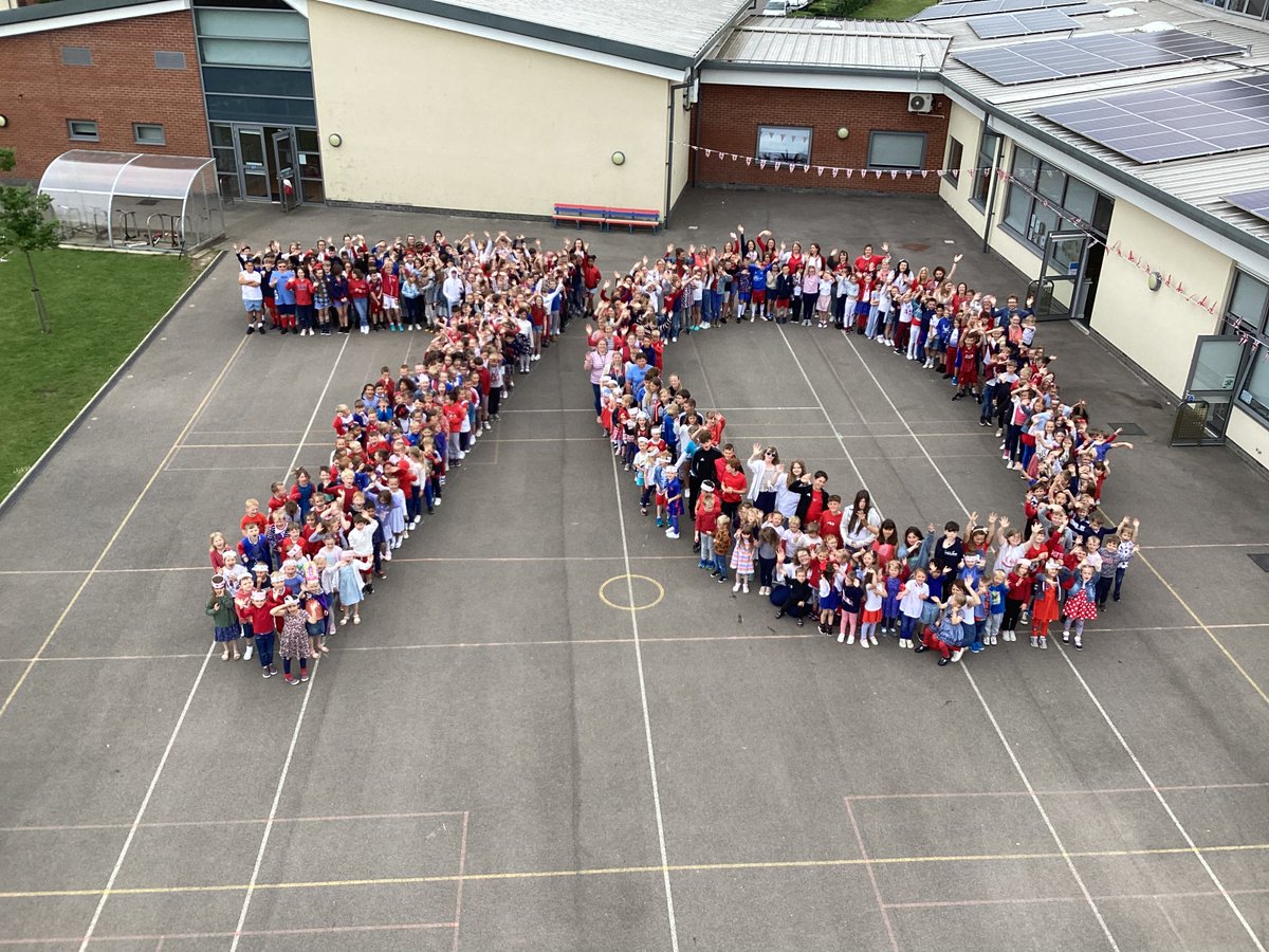 ForestSandridge's tweet photo. What an incredible day we’ve celebrating the Queen’s 70th Jubilee. 🇬🇧

Donned in red, white and blue- every single member of our Forest Family united in celebration today! 🌈

We can’t wait to share more of our festivities with you! https://t.co/CBW5YGh6ta
