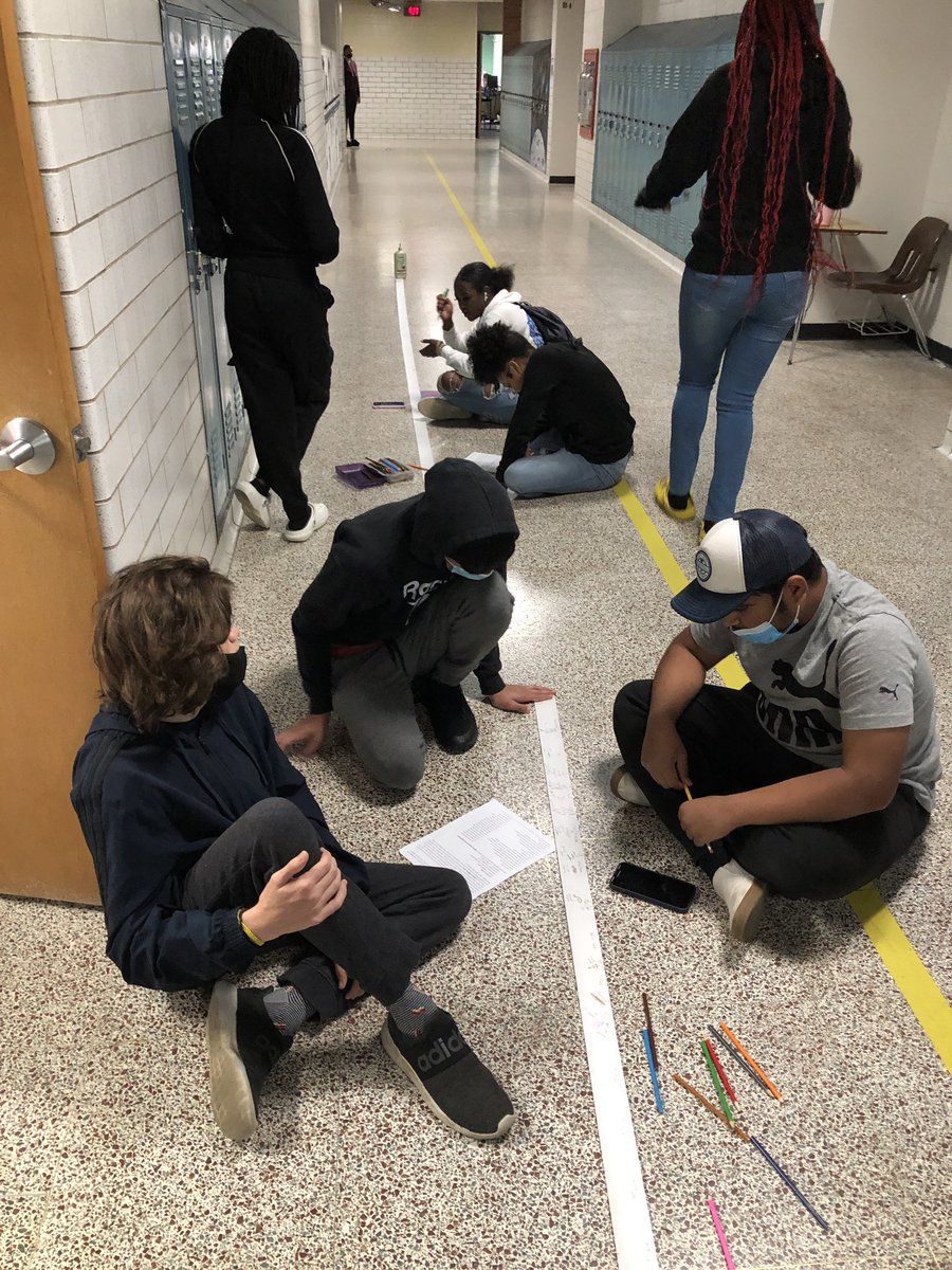 bioshemesh's tweet photo. #Biology students worked together to create timelines of the history of life on Earth 🌎 #TrumanScience #TigerStrong #BTSDproud https://t.co/edXmXngI8O