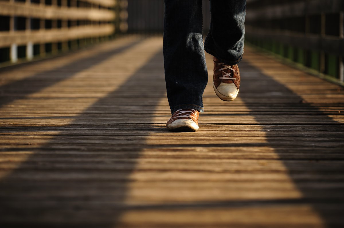 NICEGetInvolved's tweet photo. Have you used #Aposhealth for knee #osteoarthritis? It's a boot which aims to improve walking for people with knee osteoarthritis. Could you share your experience at the virtual committee in October? Email pip@nice.org.uk for info. @WeAreARMA @VersusArthritis @Arthritis_ACTN https://t.co/ytniQV8nkN
