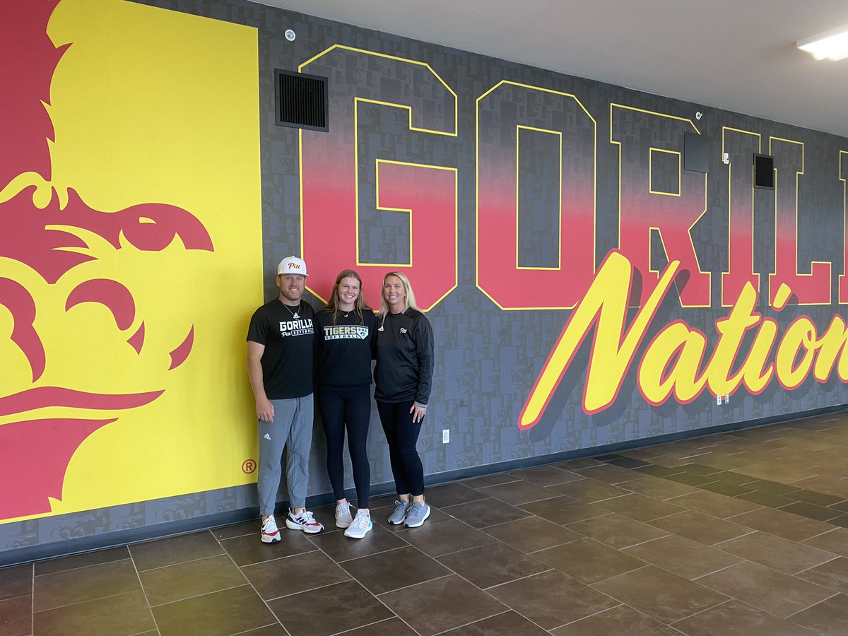 Amazing visit with <a href="/Gorilla_SFB/">Pitt State Softball 🥎</a>. Thank you @CoachFullerPitt and <a href="/CoachBradF/">Brad Fuller</a> for a great day. <a href="/VisionArkansas/">VisionGold18U</a> <a href="/bhs_tiger/">BHS Tiger Softball</a>