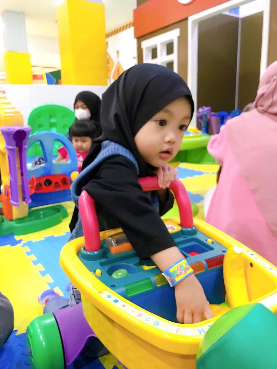 Febbyjimmy's tweet photo. hi my name Kindy https://t.co/Taad7tbE39