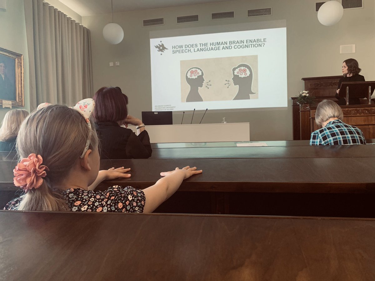 RiikkaMottonen's tweet image. Memorable day yesterday, as I gave my inaugural lecture ⁦@helsinkiuni⁩. At least my daughter was all ears! #uudetprofessorit #academicmums