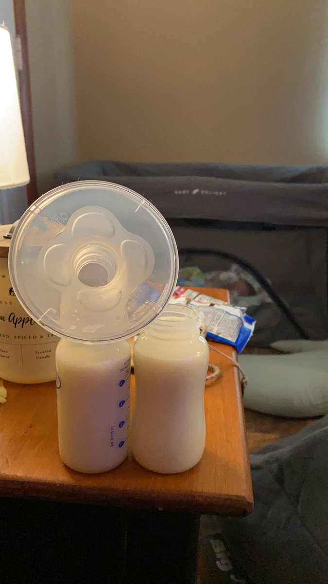 ivvvy_00's tweet photo. One pumping session and almost 12 oz later , my fellow breastfeeding moms will understand lol https://t.co/IDaT9mj1GL