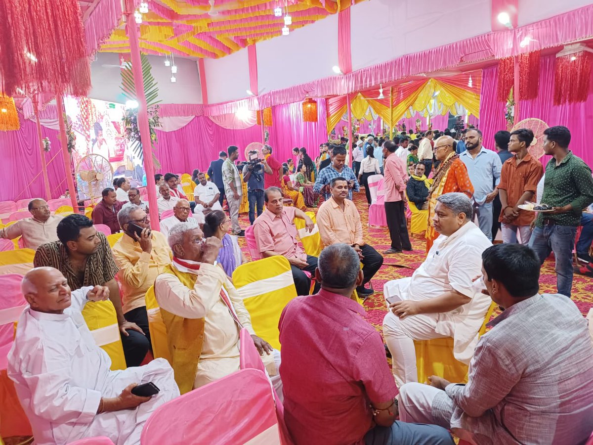 kundansinghbjp's tweet photo. सहूरी में श्री नित्यानंद सिंह जी की सुपुत्री एवं सिंघौल में पप्पू जी सुपुत्री की शादी में शामिल होकर अपनी शुभकामनाएं एवं आशीर्वाद दिया। @girirajsinghbjp @sanjayjaiswalMP @JPNadda @nityanandraibjp @bhikhubhaidbjp https://t.co/LWpUML8994