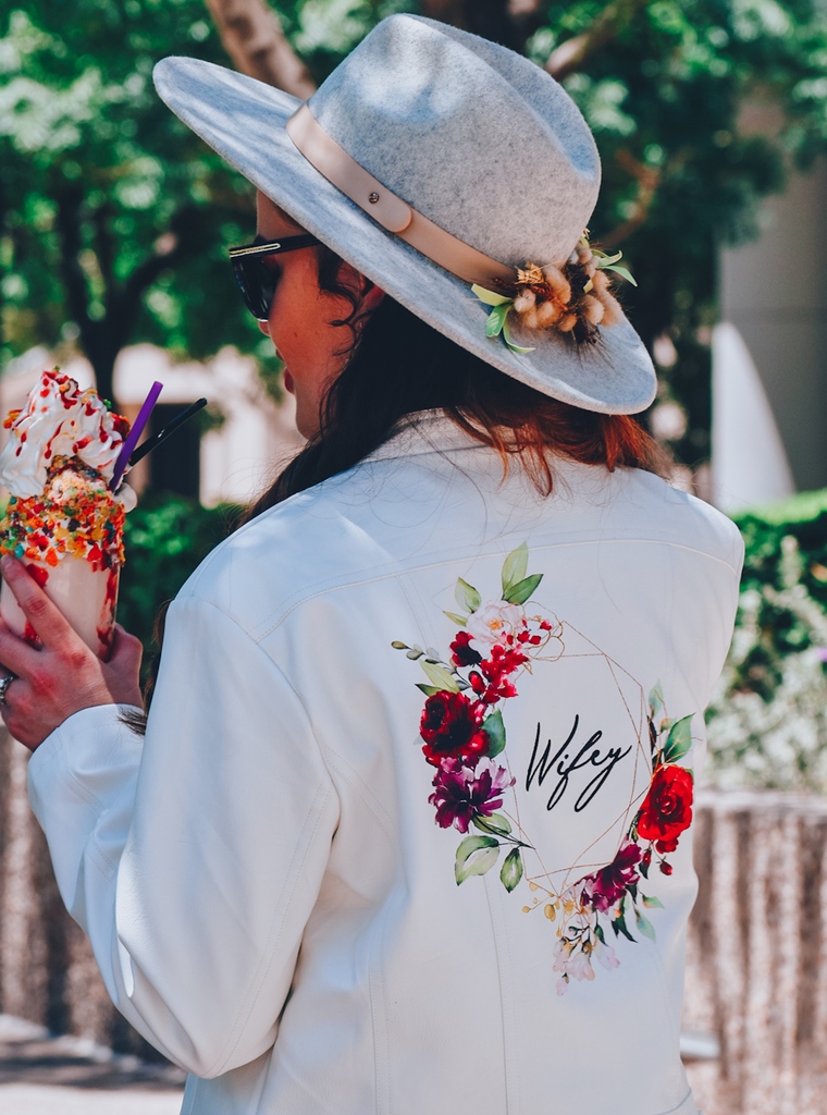 strutbridal's tweet image. Personalize the back of this white floral leather jacket and add your wedding date, or a special message to your loved one! So many great ideas for a special gift! #bridejacket #bridaljeanjacket #customizedjacket #bridesmaidsjacket #custimizeddenimjacket #customjacket