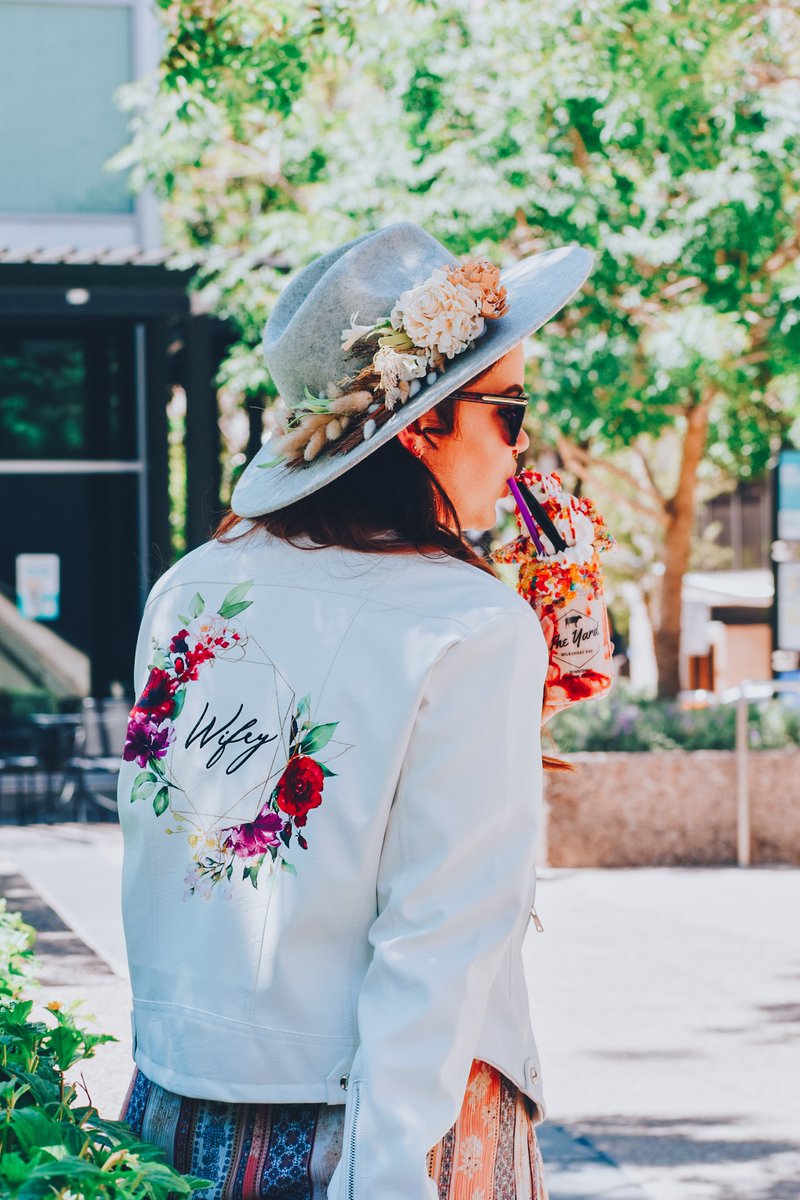 strutbridal's tweet image. Personalize the back of this white floral leather jacket and add your wedding date, or a special message to your loved one! So many great ideas for a special gift! #bridejacket #bridaljeanjacket #customizedjacket #bridesmaidsjacket #custimizeddenimjacket #customjacket