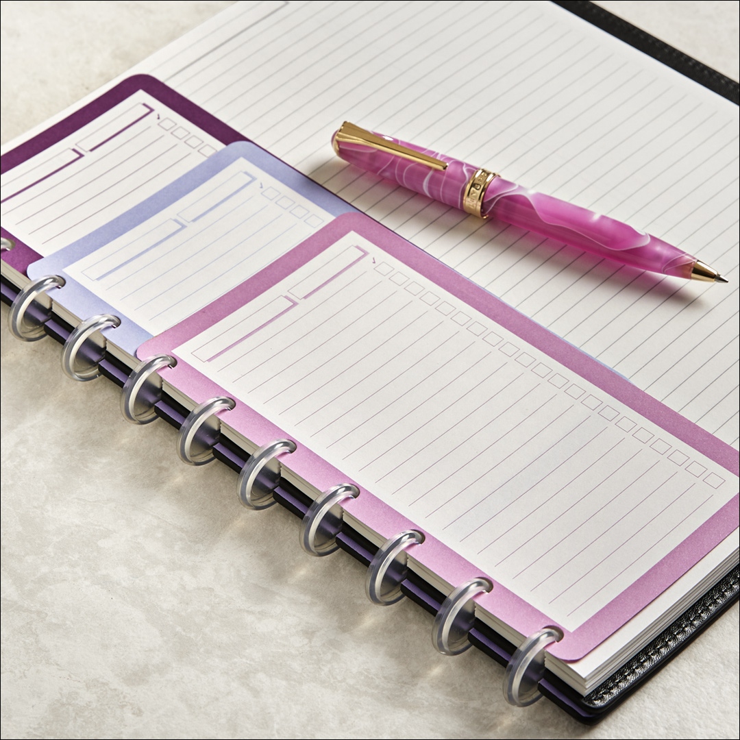 Levenger's tweet photo. The #PurpleMajesty Collection
Let our premium leather alternative notebook and accessories add a touch of majesty to your everyday tasks.
See link: https://t.co/sVnGvADAIB
#circanotebook #discbound #notebook #planner #platinumjubilee #pen #pens #deskorganization #Levenger https://t.co/DKcpBppnDL