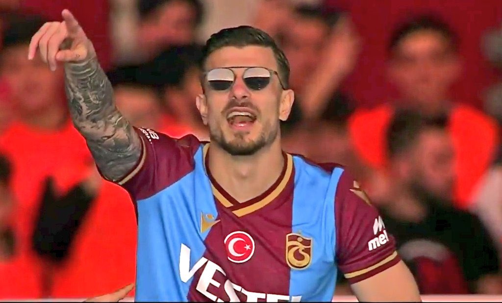 BÜTÜN TRABZONSPOR TARAFTARLARI TAKİPLEŞİYOR

Beni takibe alan tüm Trabzonspor'lu Taraftarlarımızı anında takibe alıyorum. Bu tweeti beğenip RT atarak bana destek olursanız daha çok fazla kitleye ulaşırız. DESTEK ✍️

#TrabzonsporlularTakipleşiyor