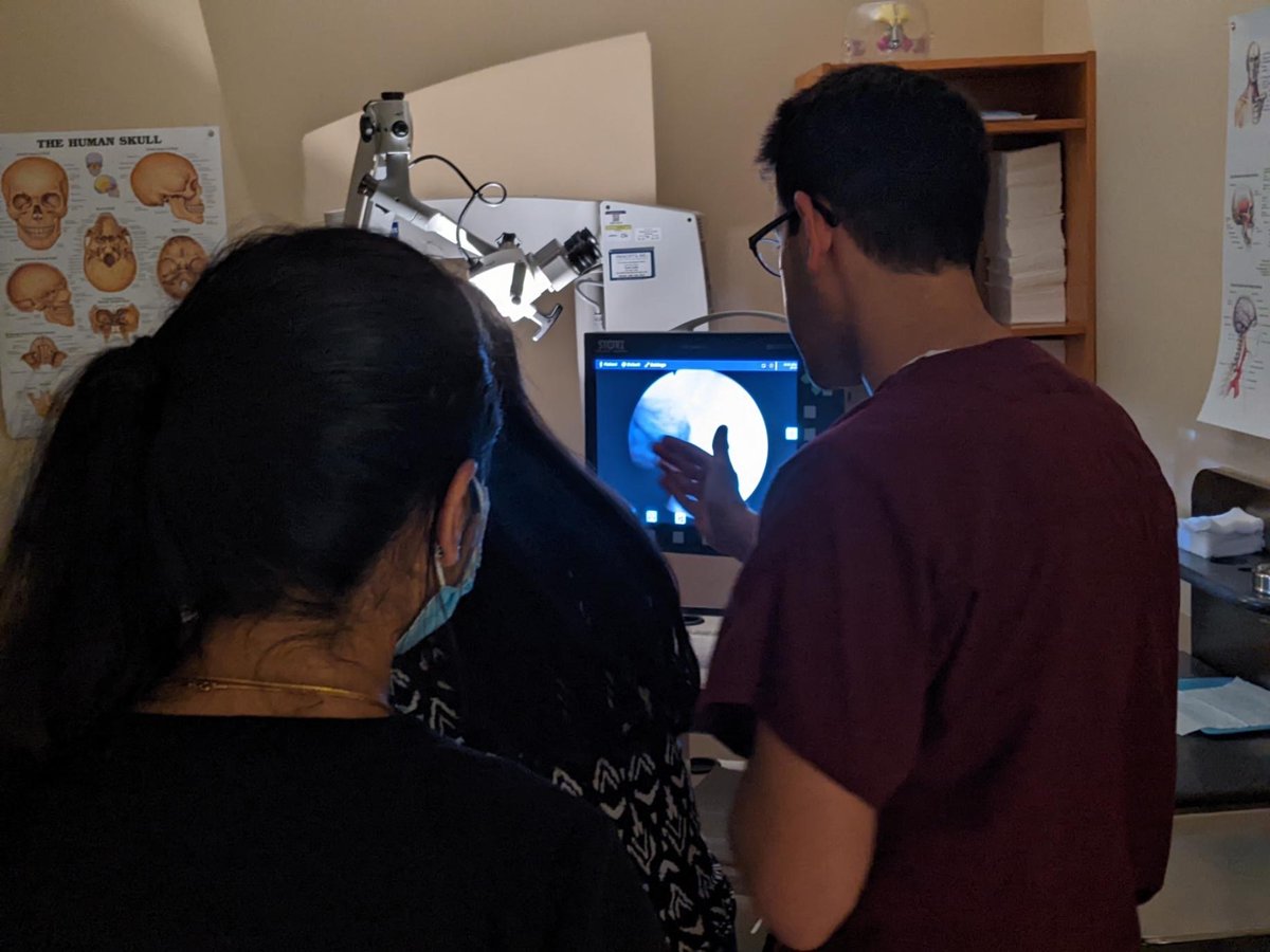 VanderbiltENT's tweet photo. Last night, our colleagues at our offices in Franklin hosted VUMC medical students for an endoscopy course. Thank you to @SchusterENT, Dr. Seibert and Dr. Johnston! #Education #Otolaryngology #OtoMatch #MedEd #MedTwitter https://t.co/Mk1J3pr0sd