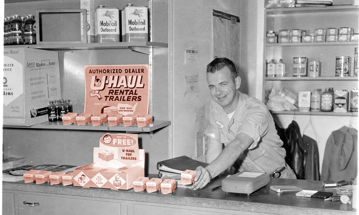uhaul tweet media